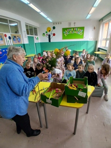 Pokaz wykonywania palm wielkanocnych (1)