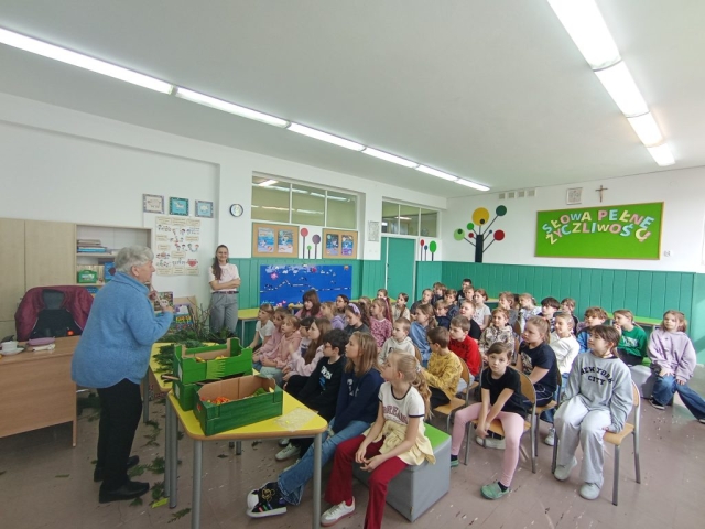 Pokaz wykonywania palm wielkanocnych (2)